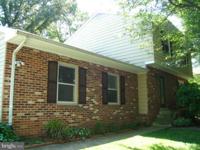 6839 Chelsea Road McLean, VA 22101 - Photo 1 of 13 Exterior (Main)