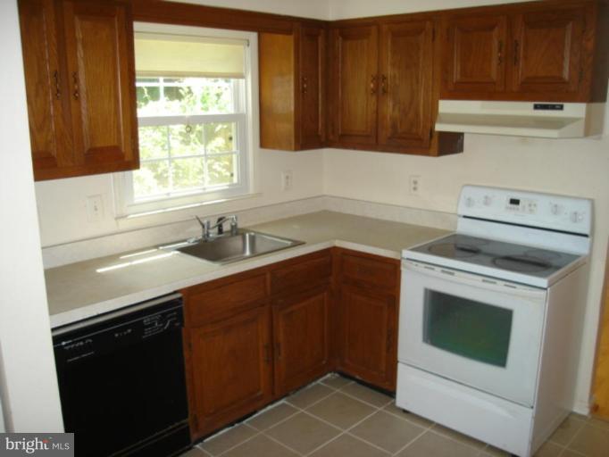 6839 Chelsea Road McLean, VA 22101 - Photo 11 of 13 Kitchen