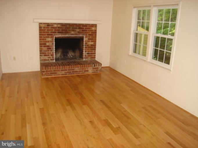 6839 Chelsea Road McLean, VA 22101 - Photo 13 of 13 Living Room