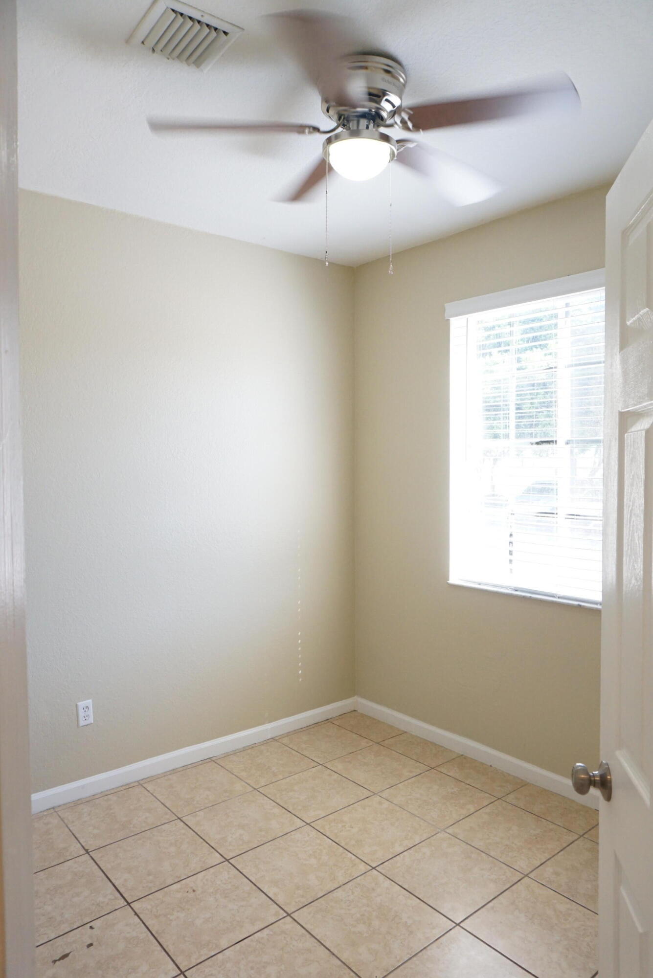 1964 Flamingo Place Riviera Beach, FL 33404 - Photo 9 of 32 DSC07863