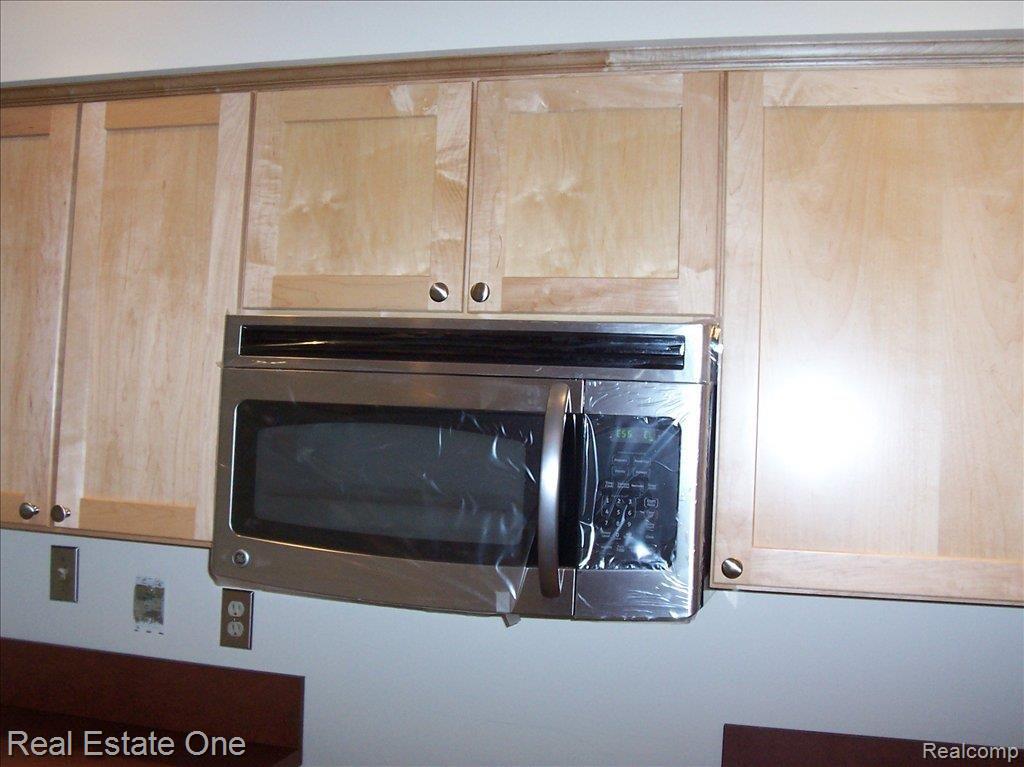 25665 Lahser Road, Unit 4 Southfield, MI 48033 - Photo 11 of 18