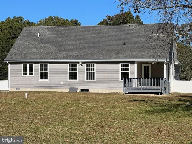 front view of house with a yard