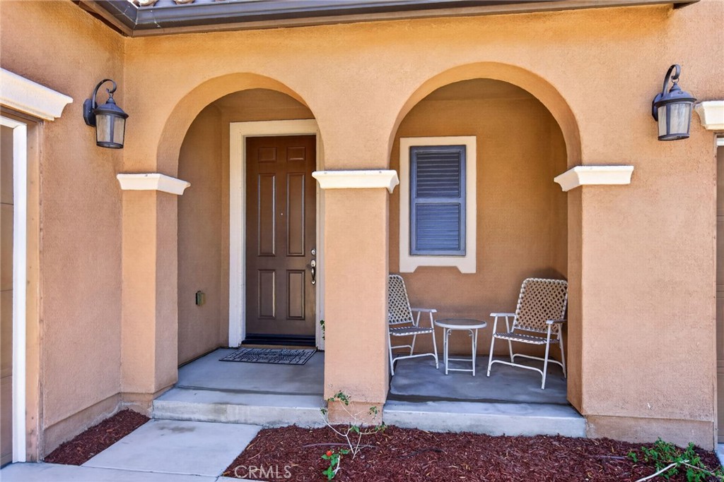 16796 Golden Bluff Loop Riverside, CA 92503 - Photo 5 of 47 Gallery Image 5