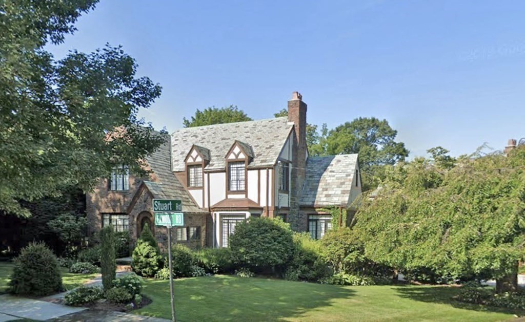 3 Exmoor Road Newton, MA 02459 - Photo 5 of 41 a view of a big building