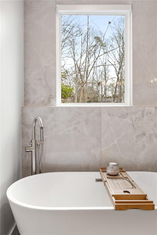 110 Lake Top Court Roswell, GA 30076 - Photo 25 of 52