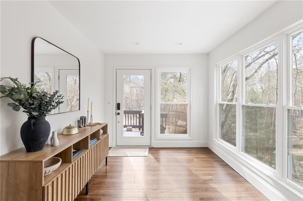 110 Lake Top Court Roswell, GA 30076 - Photo 3 of 52