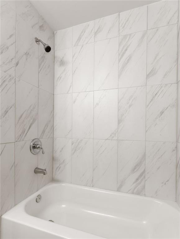 110 Lake Top Court Roswell, GA 30076 - Photo 31 of 52