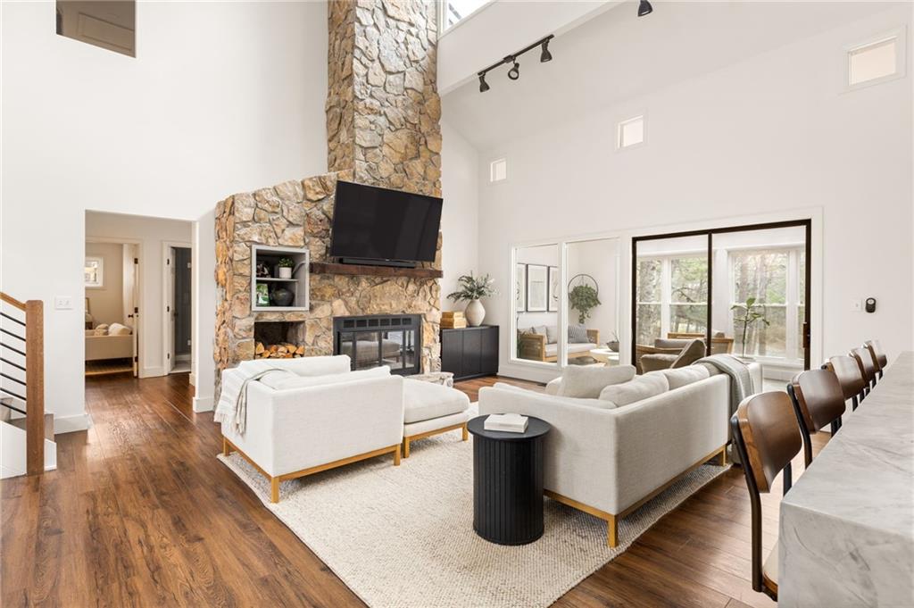 110 Lake Top Court Roswell, GA 30076 - Photo 7 of 52