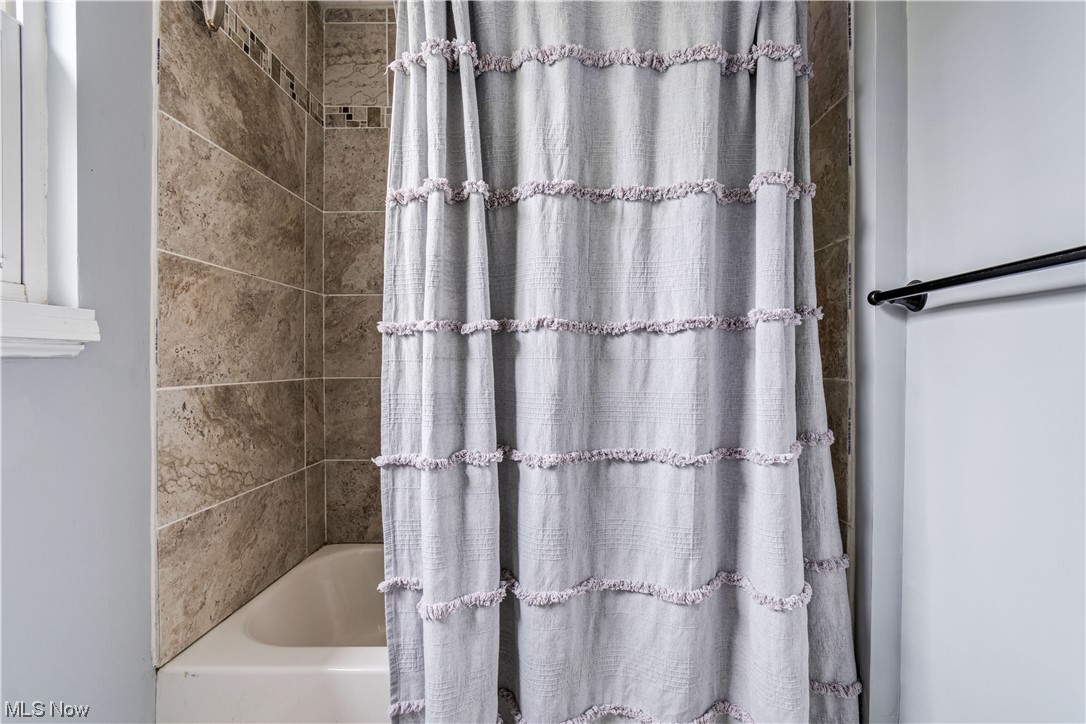 327 Sundale Road Akron, OH 44313 - Photo 18 of 25 Gallery Image 18
