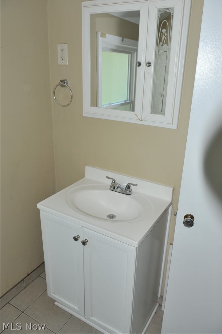 1098 Winston Road Cleveland, OH 44121 - Photo 14 of 19