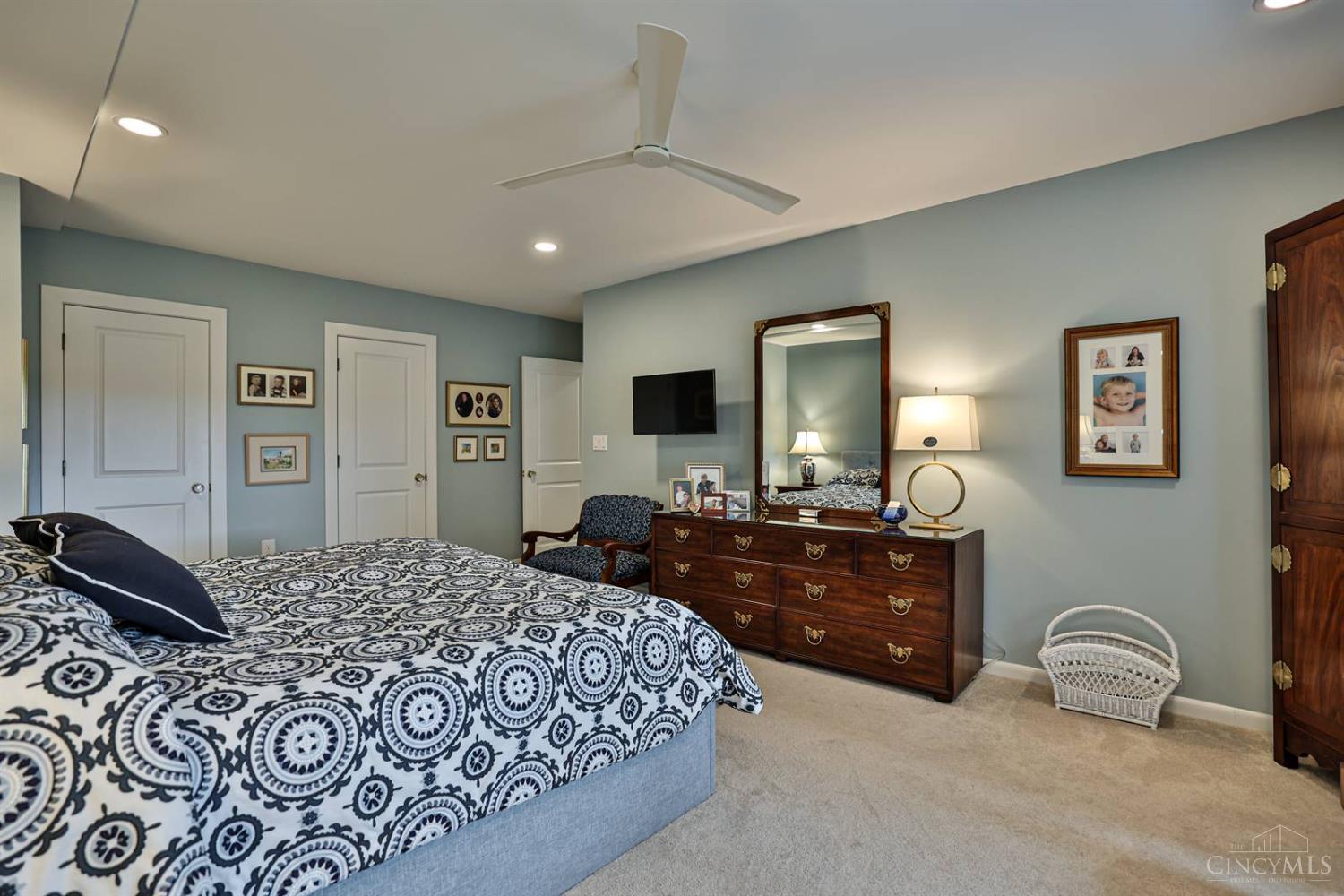 2444 Madison Road, Unit 912 Cincinnati, OH 45208 - Photo 11 of 29 Gallery Image 11
