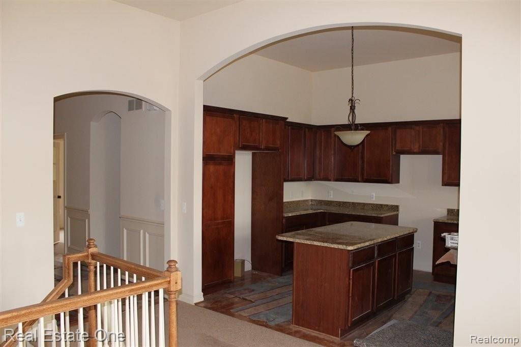 581 Poplar Court, Unit 26 Rochester, MI 48306 - Photo 6 of 9 March 3, 2012 513.JPG