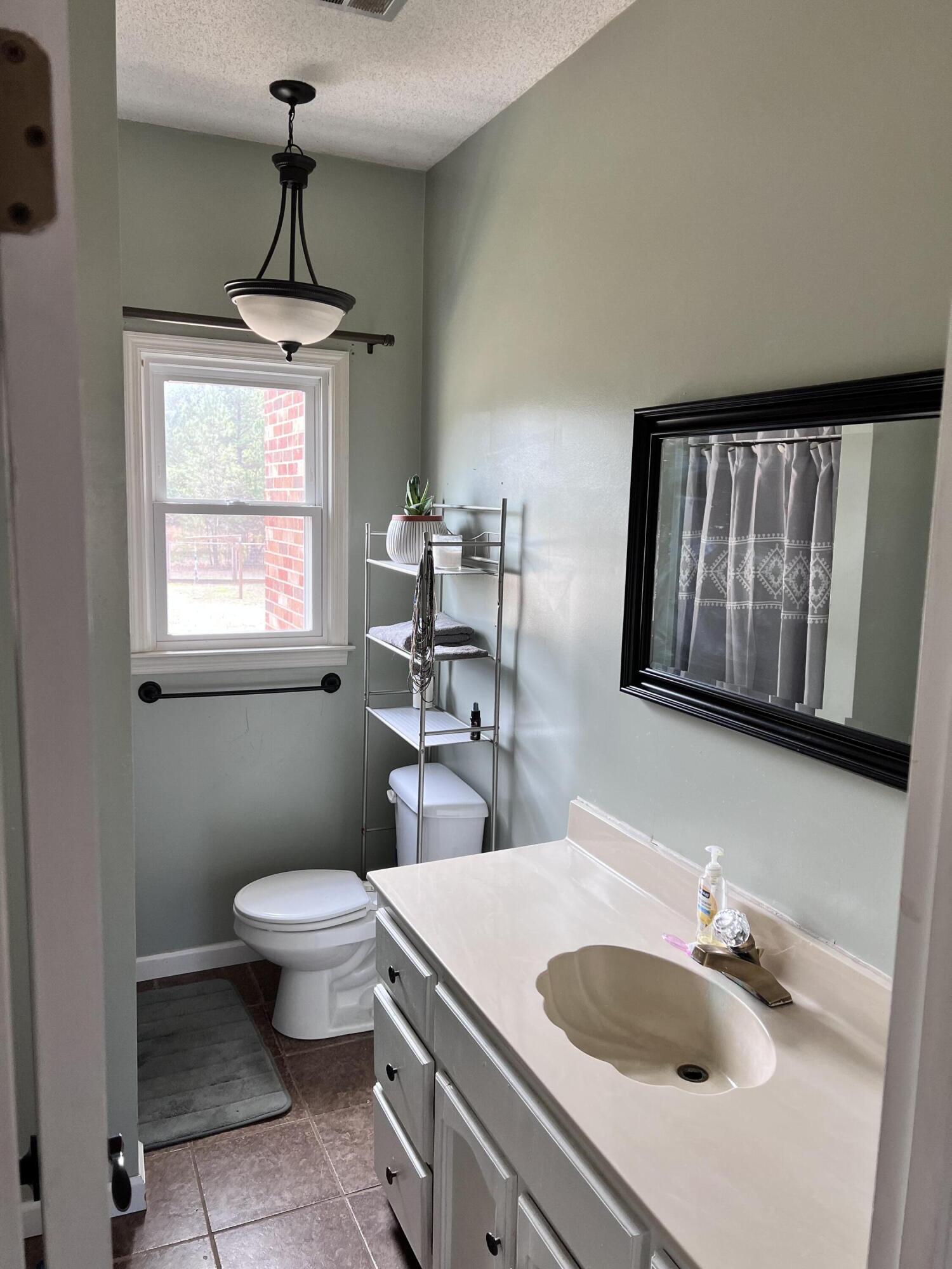 2012 Cobbham Road Thomson, GA 30824 - Photo 12 of 17 Full bath