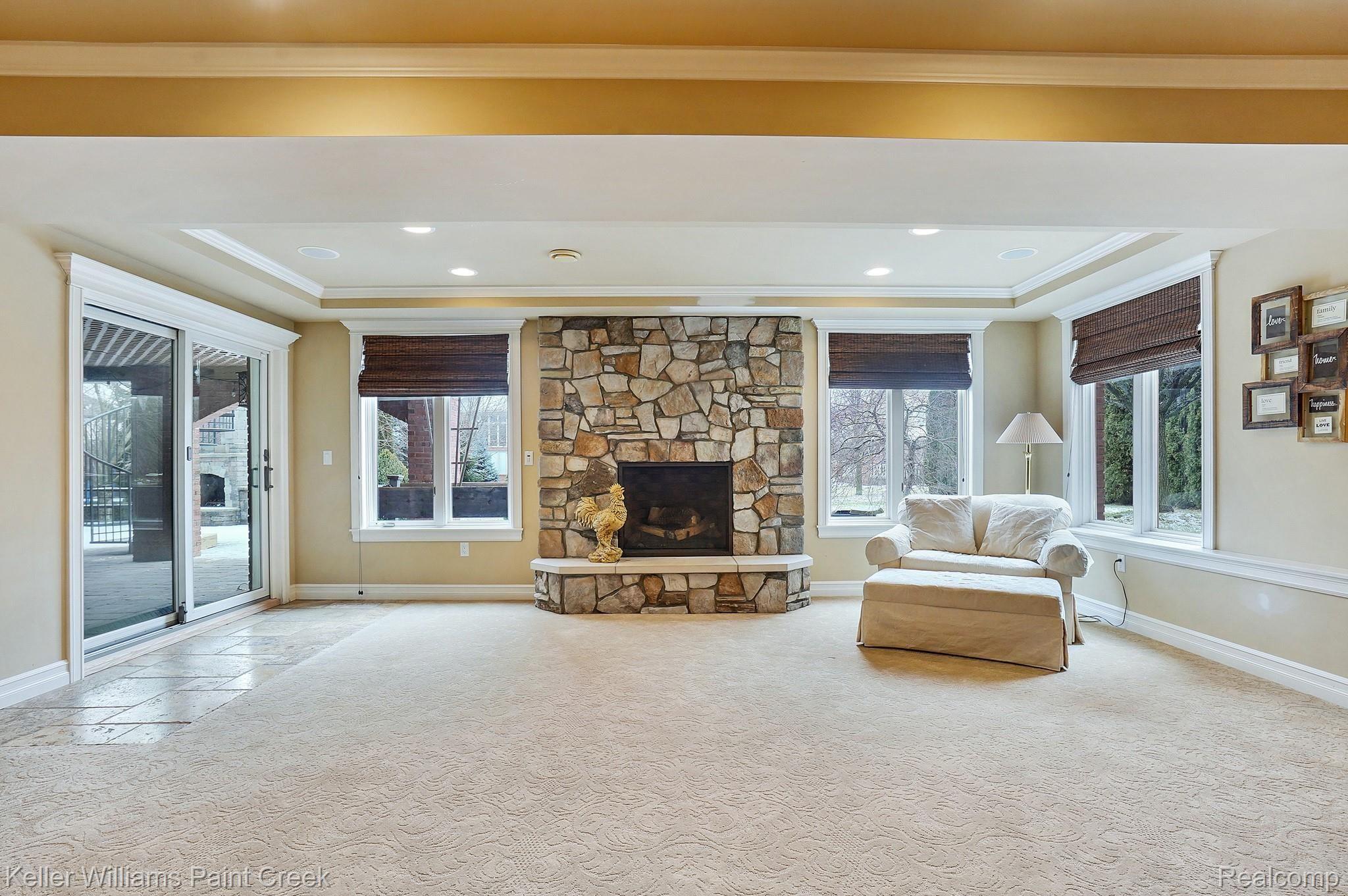 713 Panorama Drive Rochester, MI 48306 - Photo 70 of 77 What a great spot to hangout and watch the snow fall