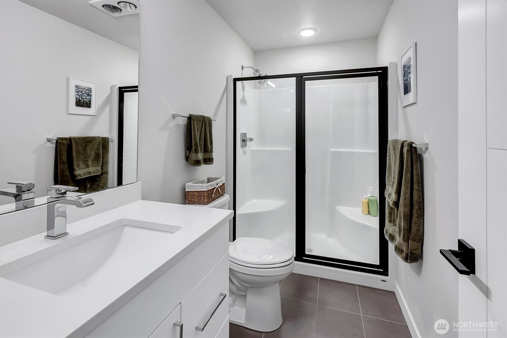 8911 Northeast 173rd Place, Unit B Bothell, WA 98011 - Photo 23 of 28