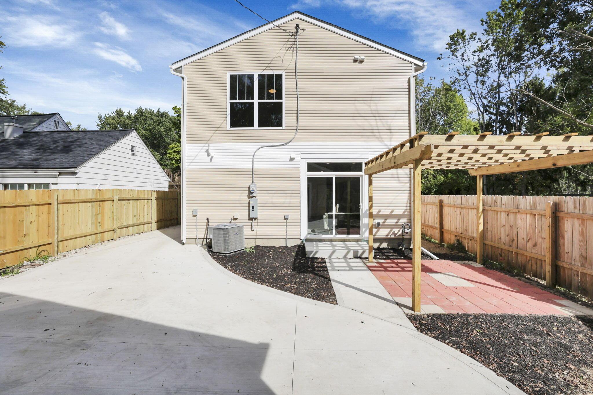 2625 Clybourne Road Columbus, OH 43231 - Photo 47 of 50 48-web-or-mls-011A8753
