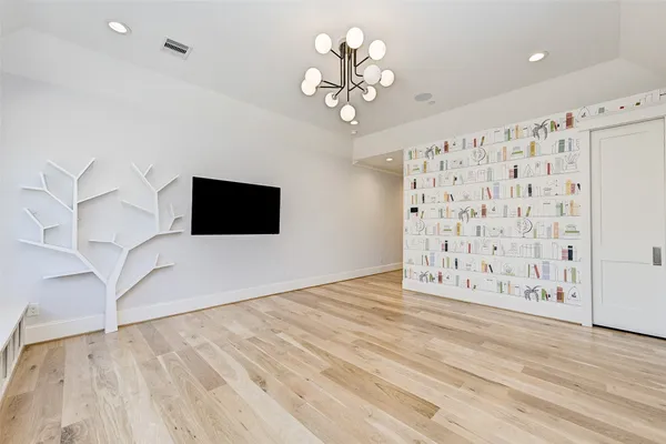 $17,000 | 718 Magdalene Drive, Houston, TX 77024