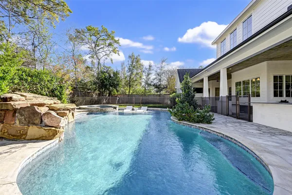 $17,000 | 718 Magdalene Drive, Houston, TX 77024