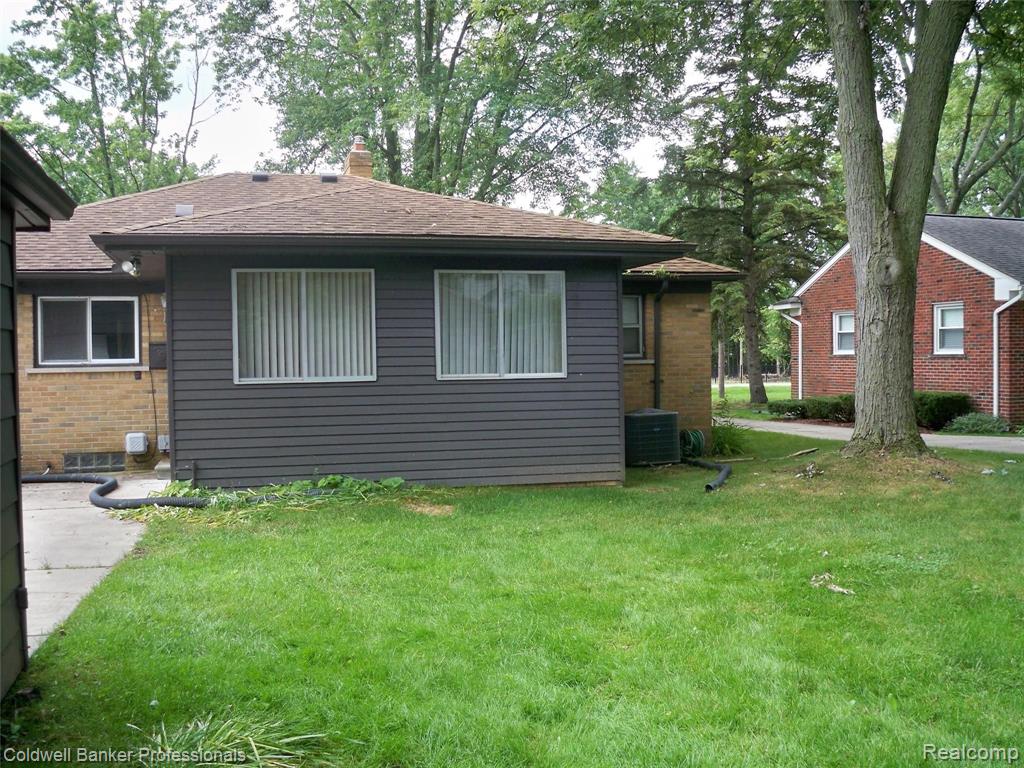 18894 Beverly Road Beverly Hills, MI 48025 - Photo 19 of 24