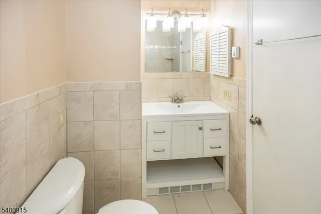 $649,000 | 2 Bernard Court, Lebanon, NJ 08833