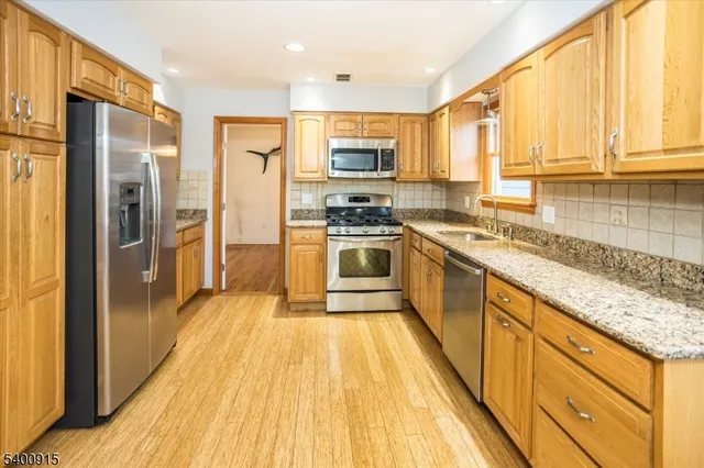 $649,000 | 2 Bernard Court, Lebanon, NJ 08833