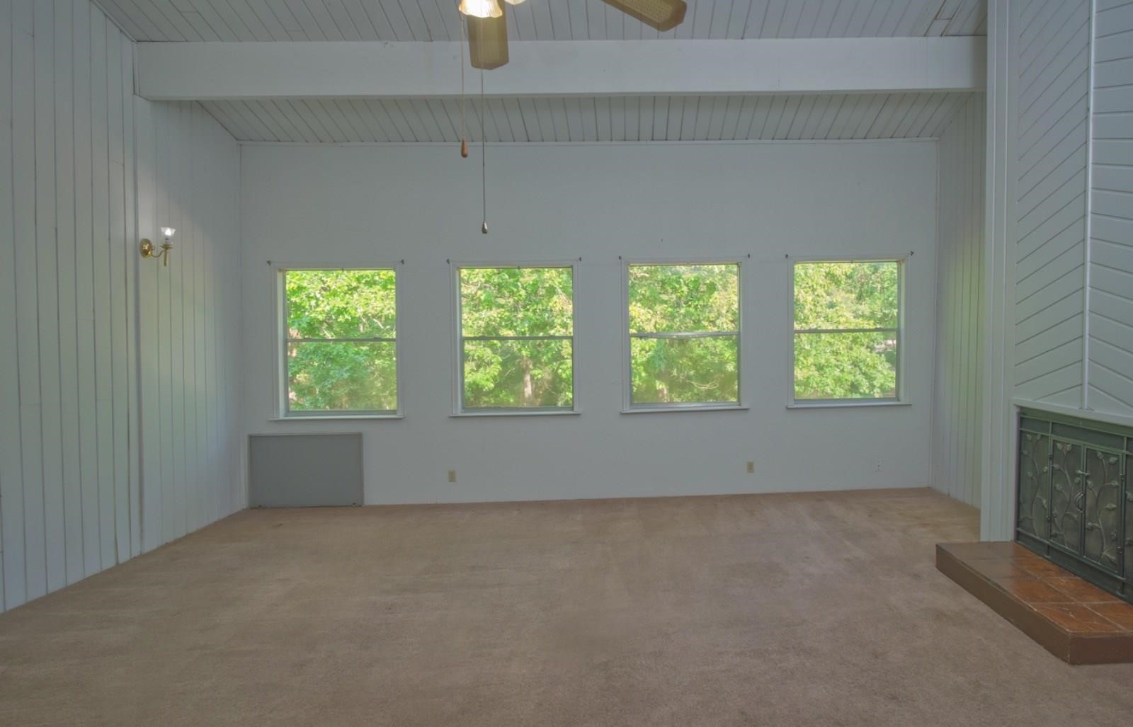 30 Lakeway Street Conroe, TX 77304 - Photo 2 of 10
