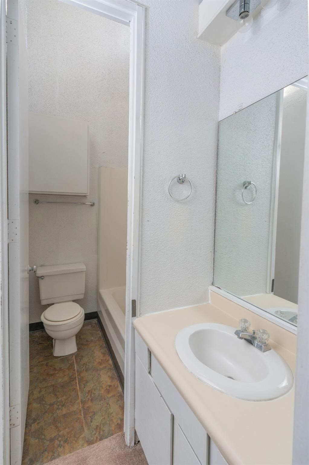30 Lakeway Street Conroe, TX 77304 - Photo 9 of 10