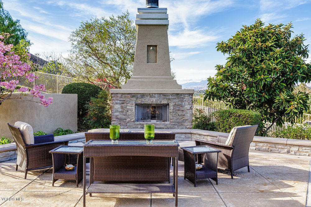 4994 Read Road Thousand Oaks, CA 93021 - Photo 3 of 46 34_patio