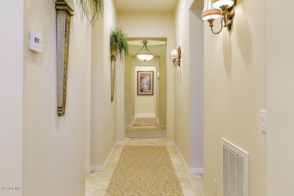 4994 Read Road Thousand Oaks, CA 93021 - Photo 8 of 46 07_hallway