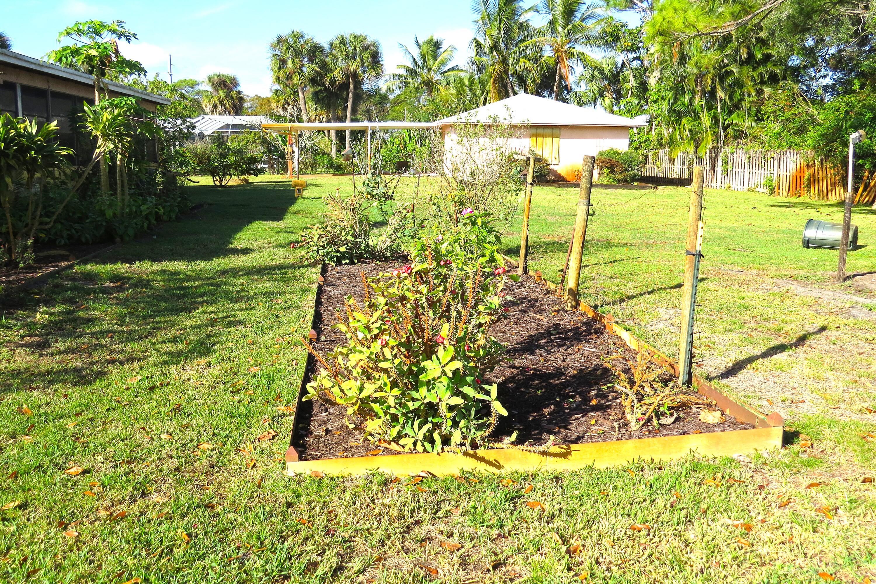 5897 Urdea Road Jupiter, FL 33458 - Photo 8 of 32 GARDEN 3 2