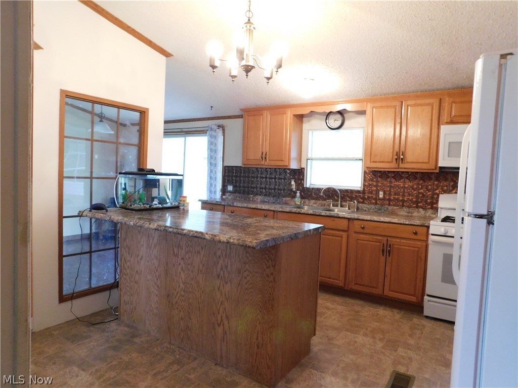2191 Wayland Road Deerfield, OH 44411 - Photo 9 of 34