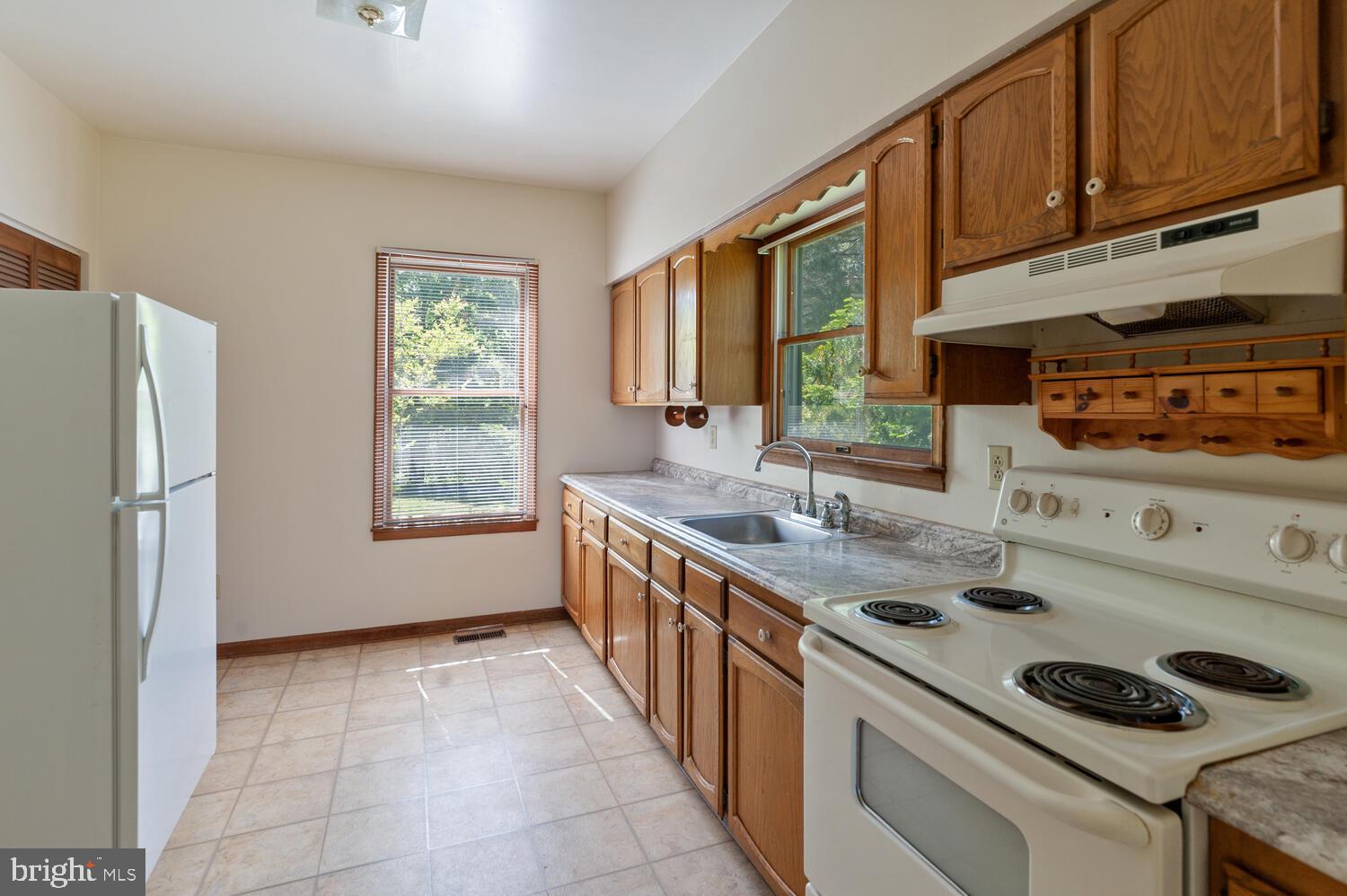 2 Magnolia Road Pemberton, NJ 08068 - Photo 5 of 15