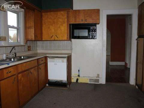5138 Morrish Road Swartz Creek, MI 48473 - Photo 14 of 26 20424132-13.JPG