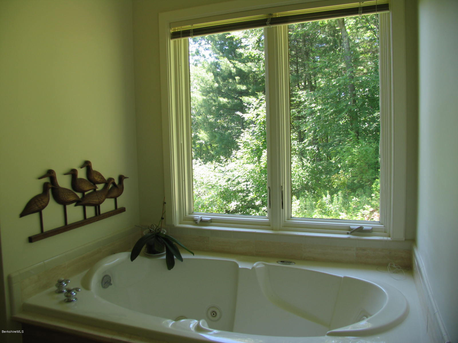 982 Home Road Sheffield, MA 01230 - Photo 22 of 73 IMG_9268Master bath