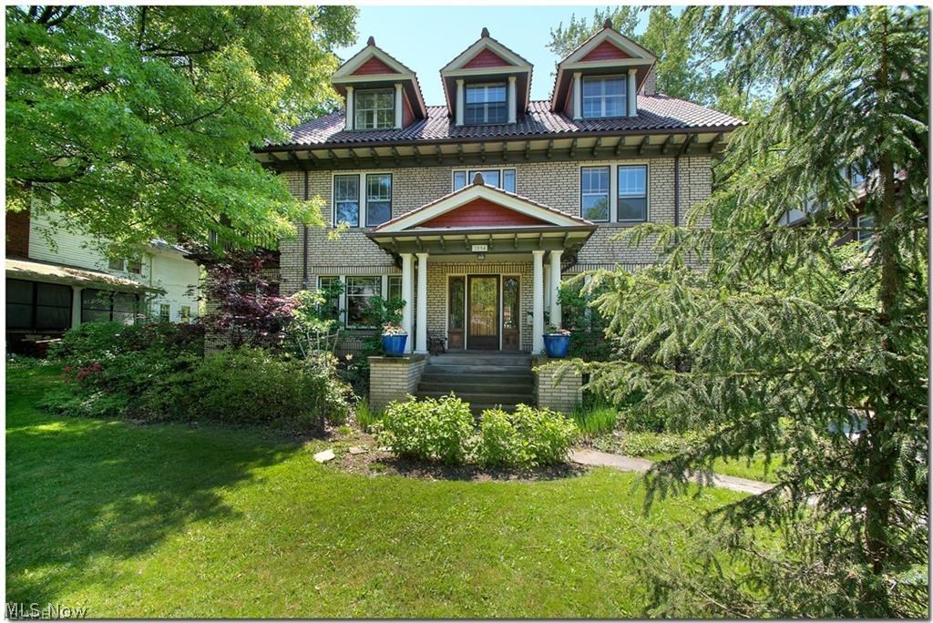 2854 Scarborough Road Cleveland, OH 44118 - Photo 2 of 35 Gallery Image 2