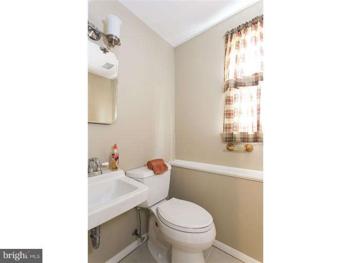 79 Hempstead Road Hamilton, NJ 08610 - Photo 20 of 24 Bathroom