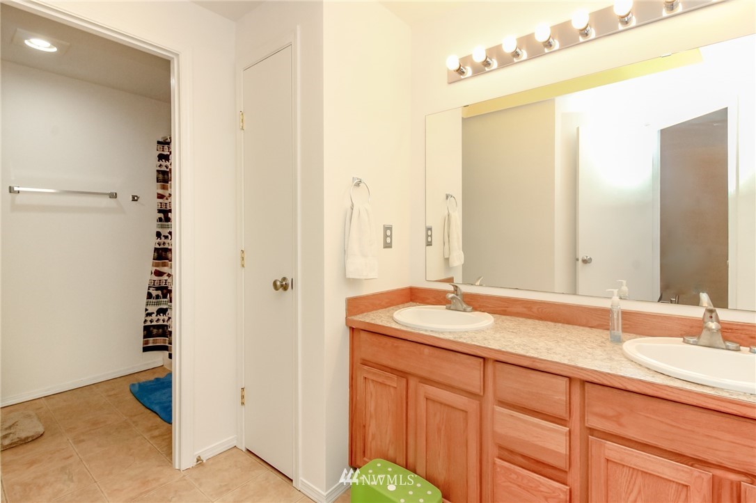 7553 Southeast Fragaria Road Olalla, WA 98359 - Photo 16 of 22 Gallery Image 16