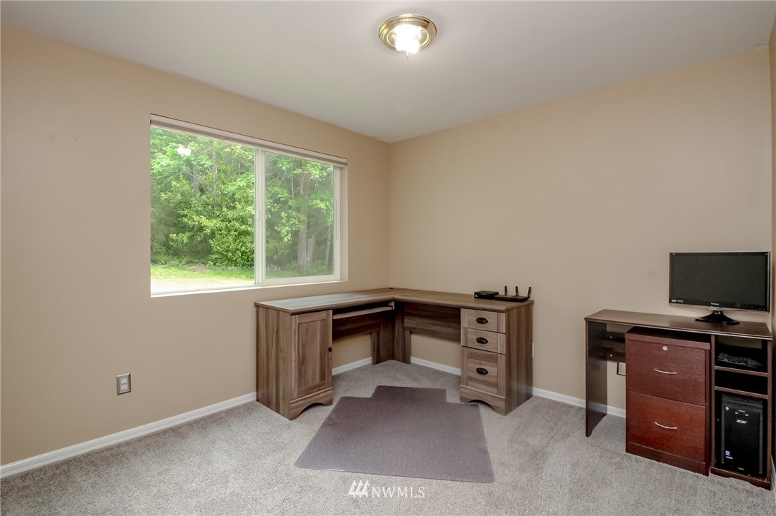 7553 Southeast Fragaria Road Olalla, WA 98359 - Photo 17 of 22 Gallery Image 17