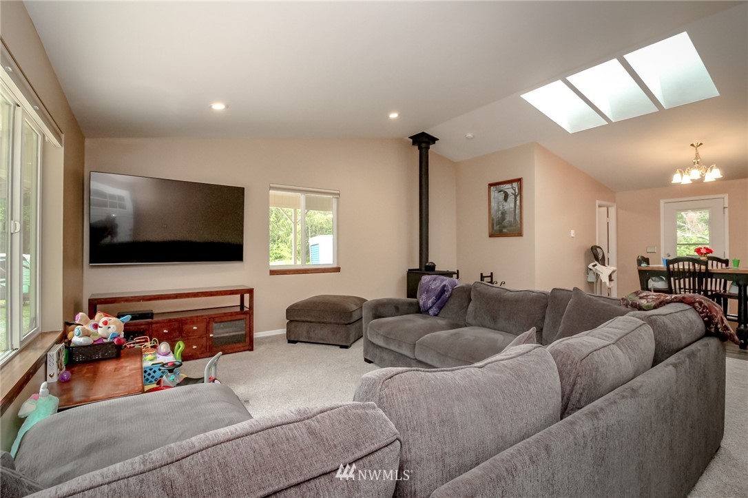 7553 Southeast Fragaria Road Olalla, WA 98359 - Photo 4 of 22 Gallery Image 4