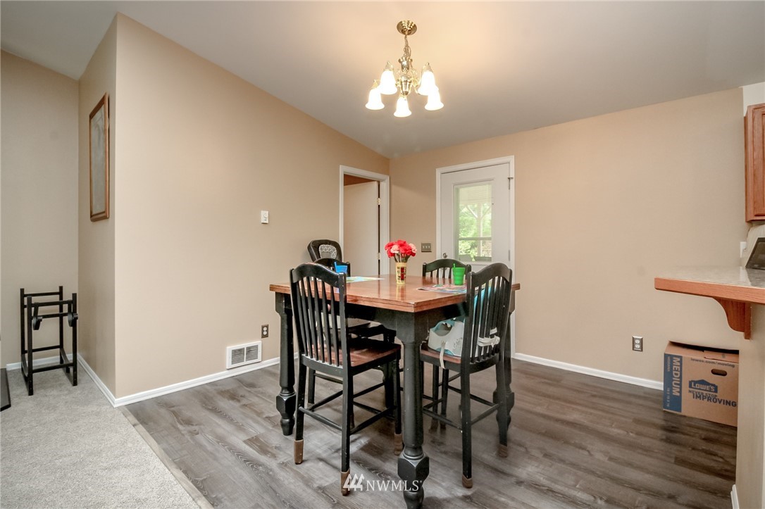 7553 Southeast Fragaria Road Olalla, WA 98359 - Photo 7 of 22 Gallery Image 7