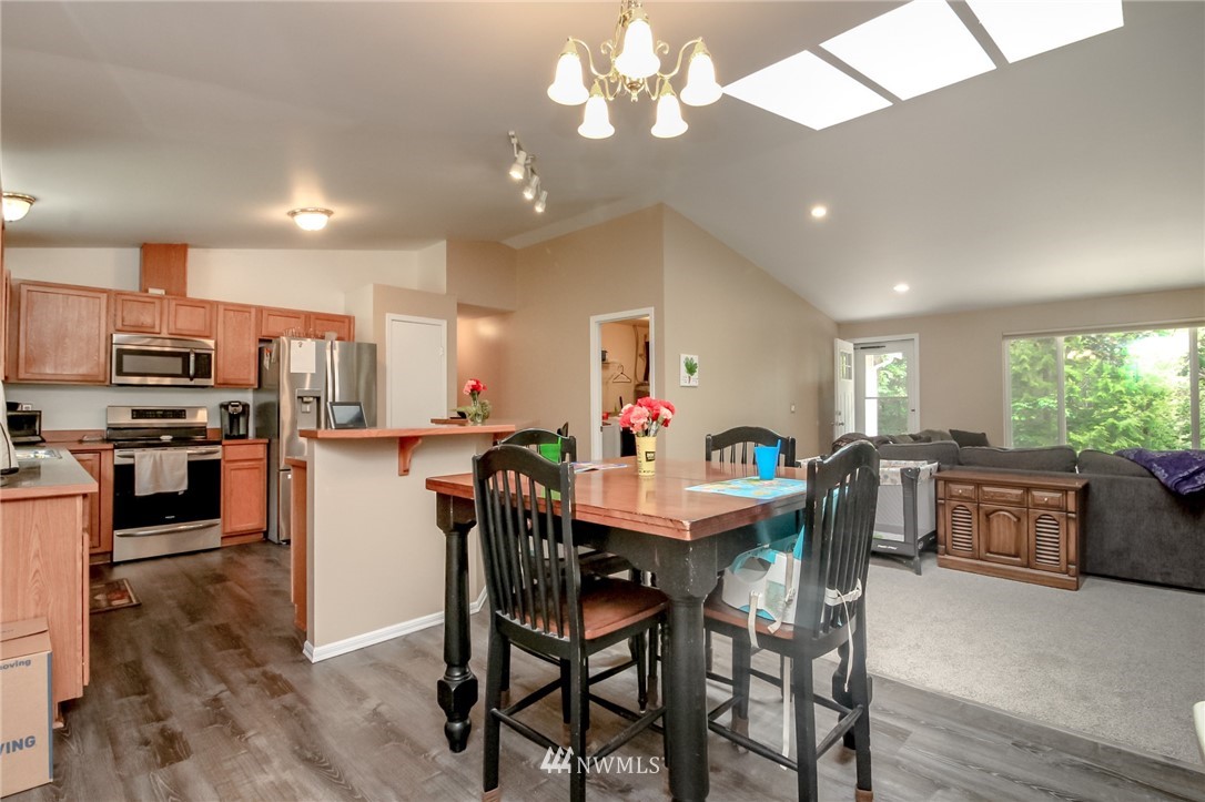 7553 Southeast Fragaria Road Olalla, WA 98359 - Photo 8 of 22 Gallery Image 8