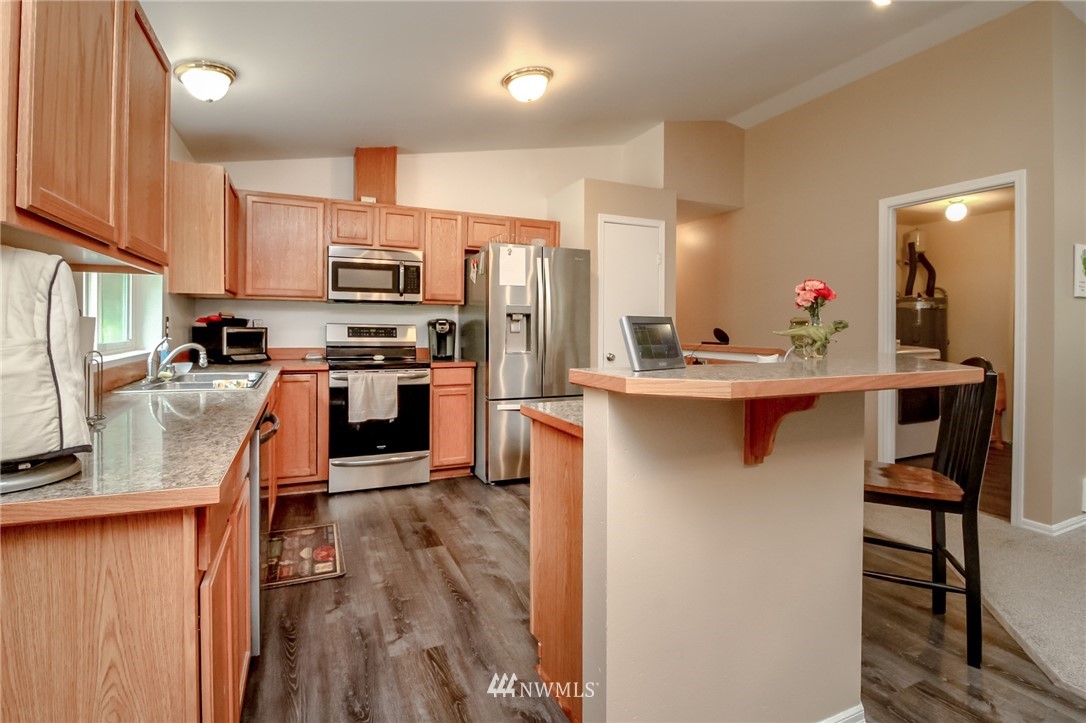 7553 Southeast Fragaria Road Olalla, WA 98359 - Photo 9 of 22 Gallery Image 9