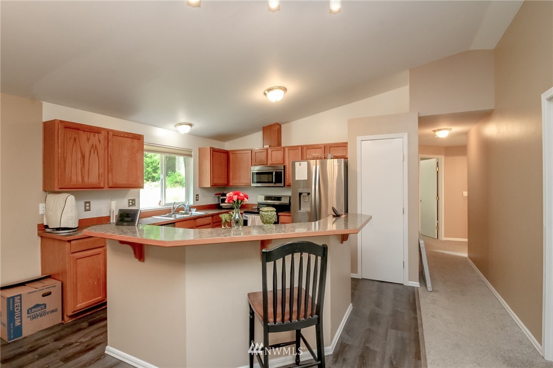 7553 Southeast Fragaria Road Olalla, WA 98359 - Photo 10 of 22 Gallery Image 10