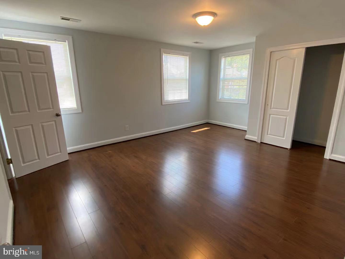 715 Charing Cross Road Baltimore, MD 21229 - Photo 12 of 17