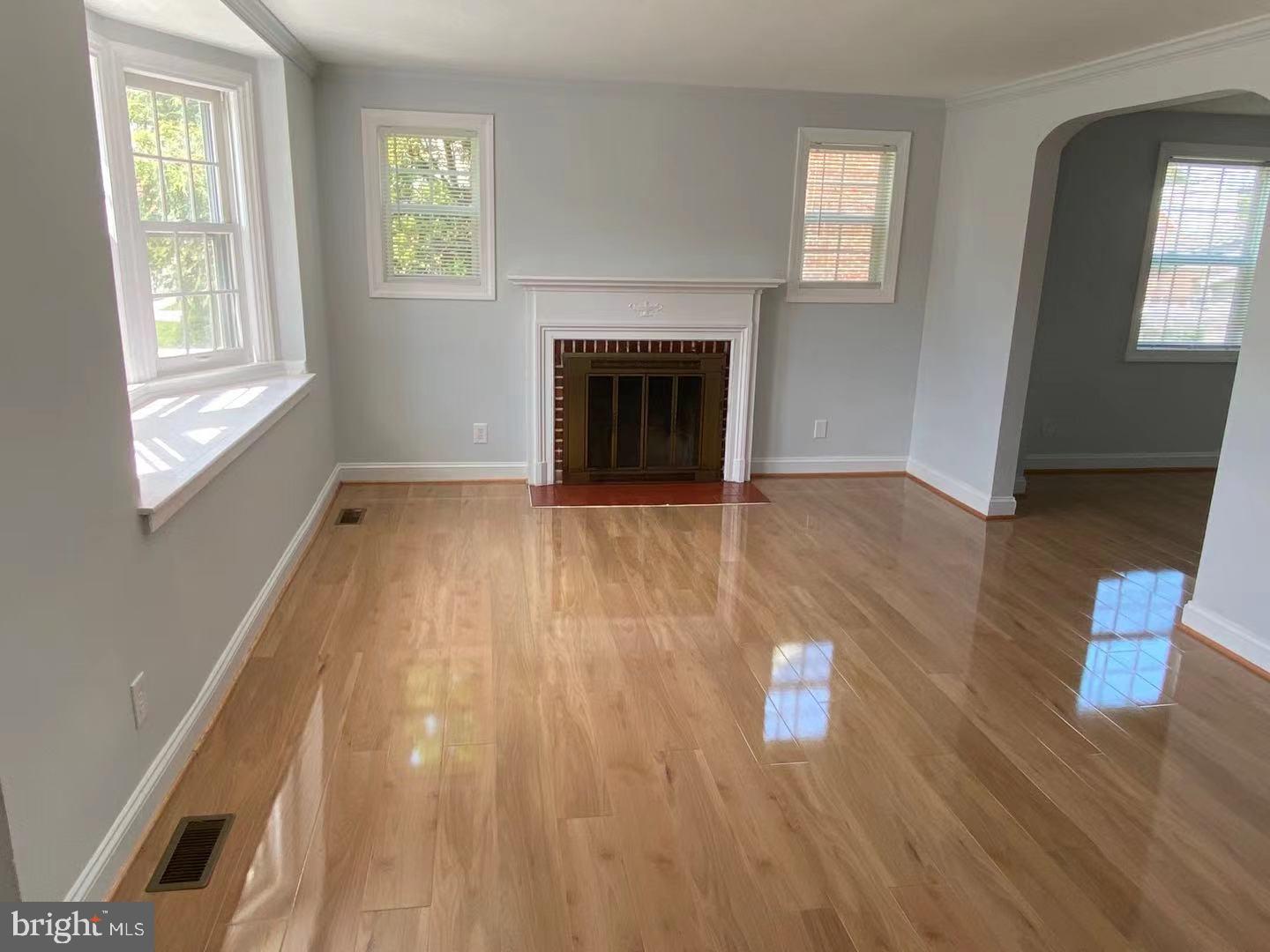 715 Charing Cross Road Baltimore, MD 21229 - Photo 6 of 17