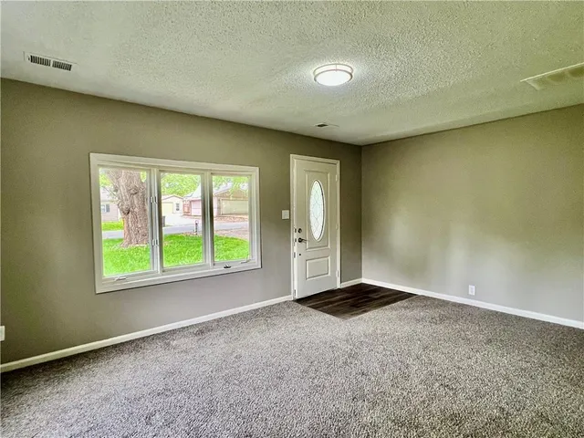 $139,000 | 8416 Greenwood Road, Raytown, MO 64138