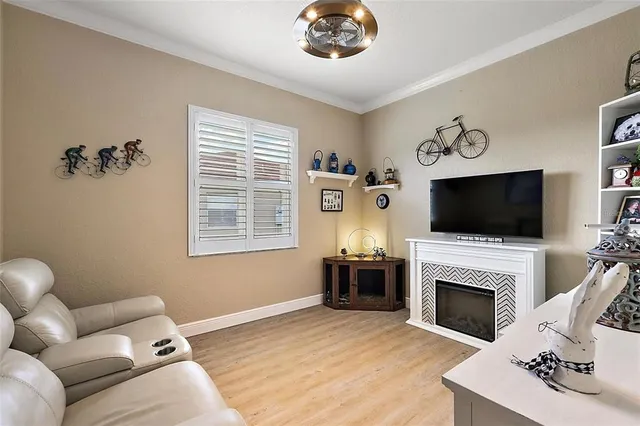 $364,900 | 10199 Mainsail Drive, Oxford, FL 34484