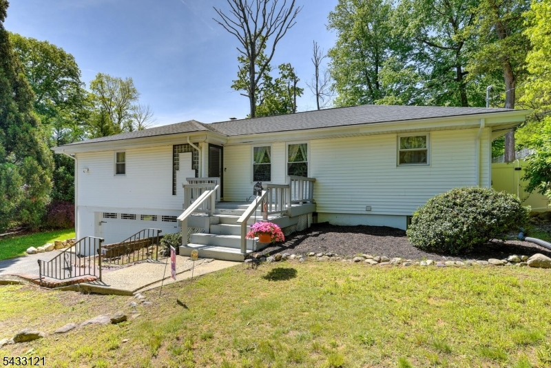 77 Marion Avenue Butler, NJ 07405 - Photo 4 of 46