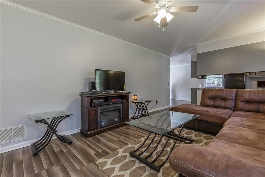 1363 Kirkpatrick Road Burlington, NC 27215 - Photo 4 of 36 Gallery Image 4
