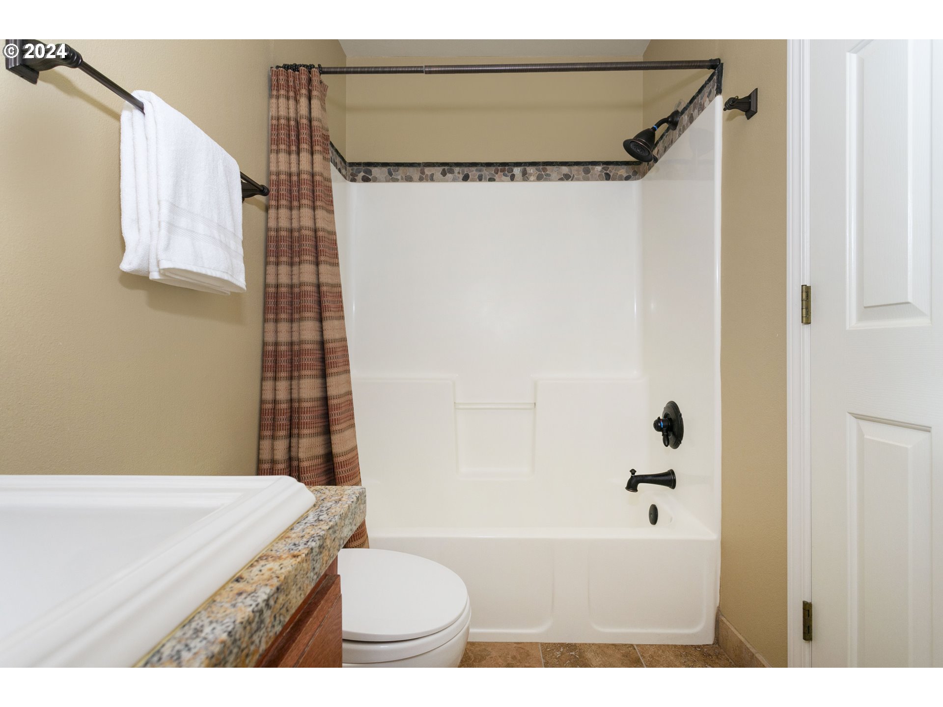 8094 Southwest Viola Street Portland, OR 97224 - Photo 18 of 46 Gallery Image 18